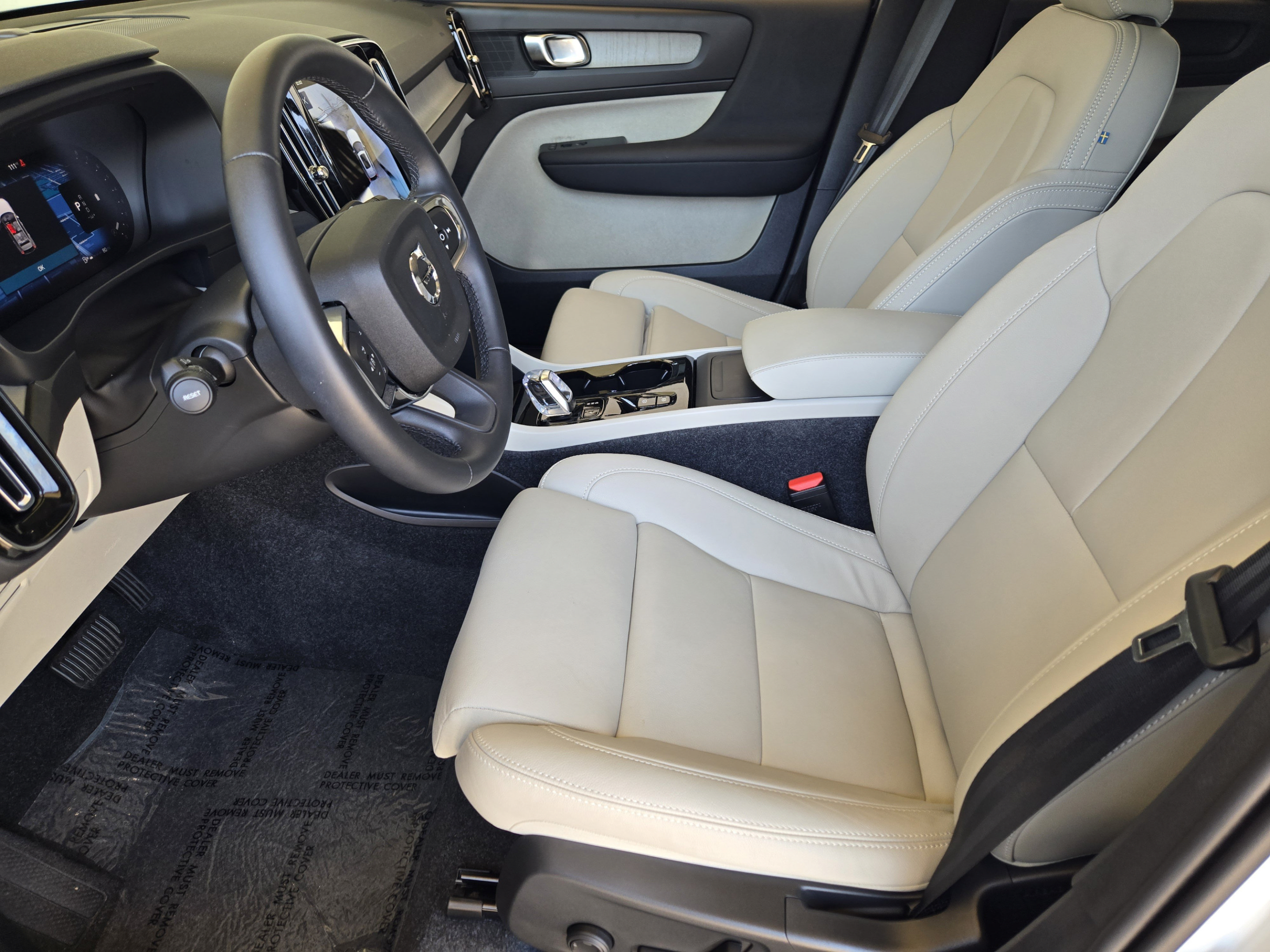 Certified 2026 Volvo XC40 B5 Plus w/ Protection Package Premier AWD/4WD image 11