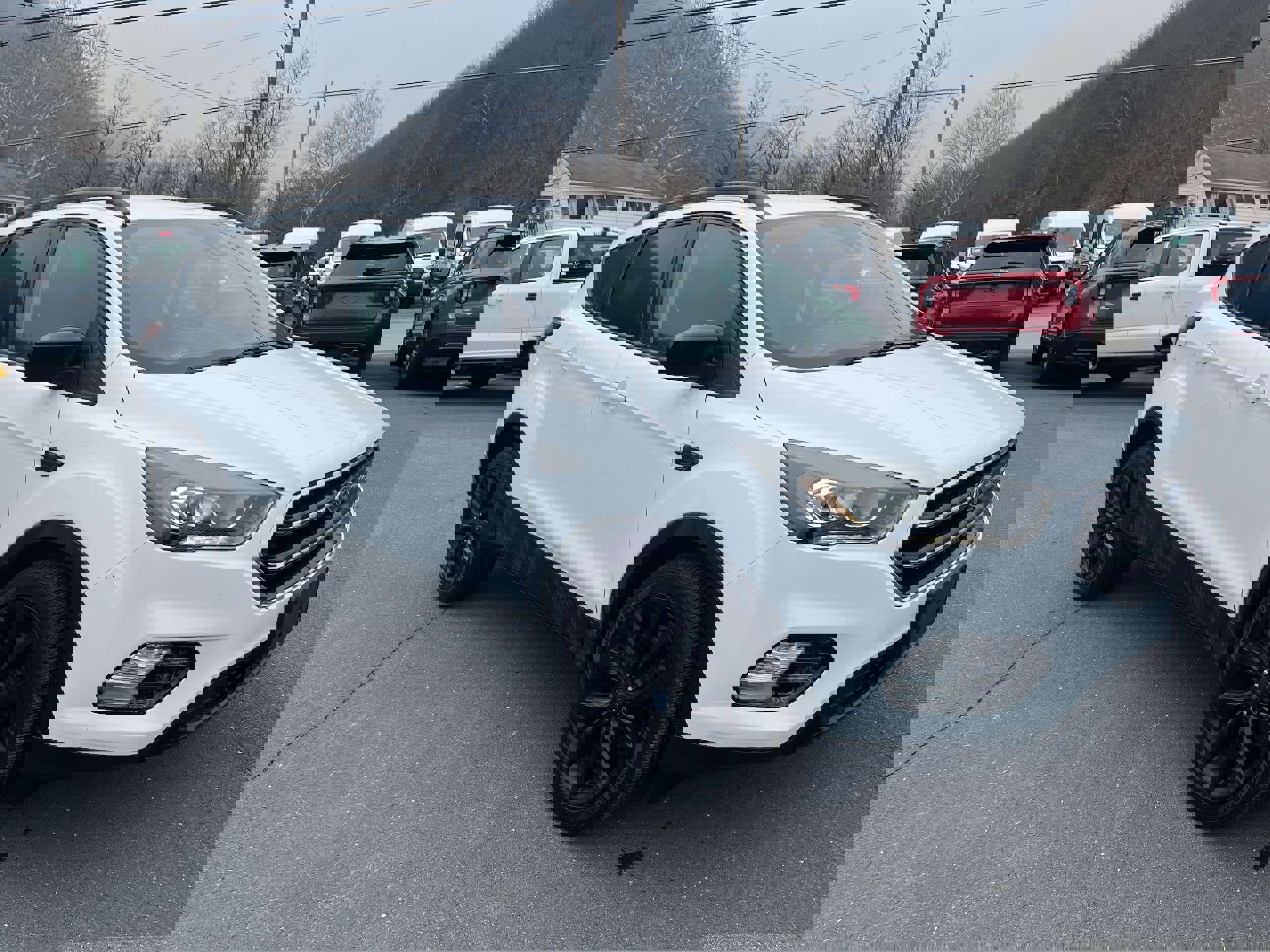 Certified 2018 Ford Escape SE w/ Ford Safe & Smart Package image 3