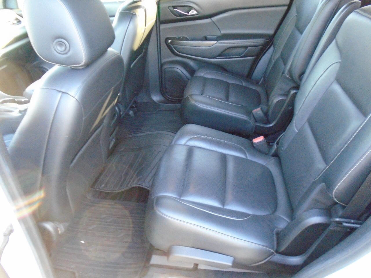 Used 2018 GMC Acadia SLT image 8