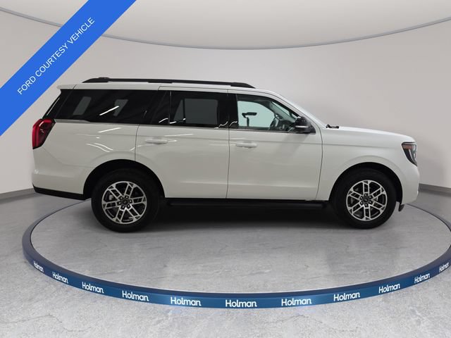 Used 2026 Ford Expedition Active AWD/4WD image 5