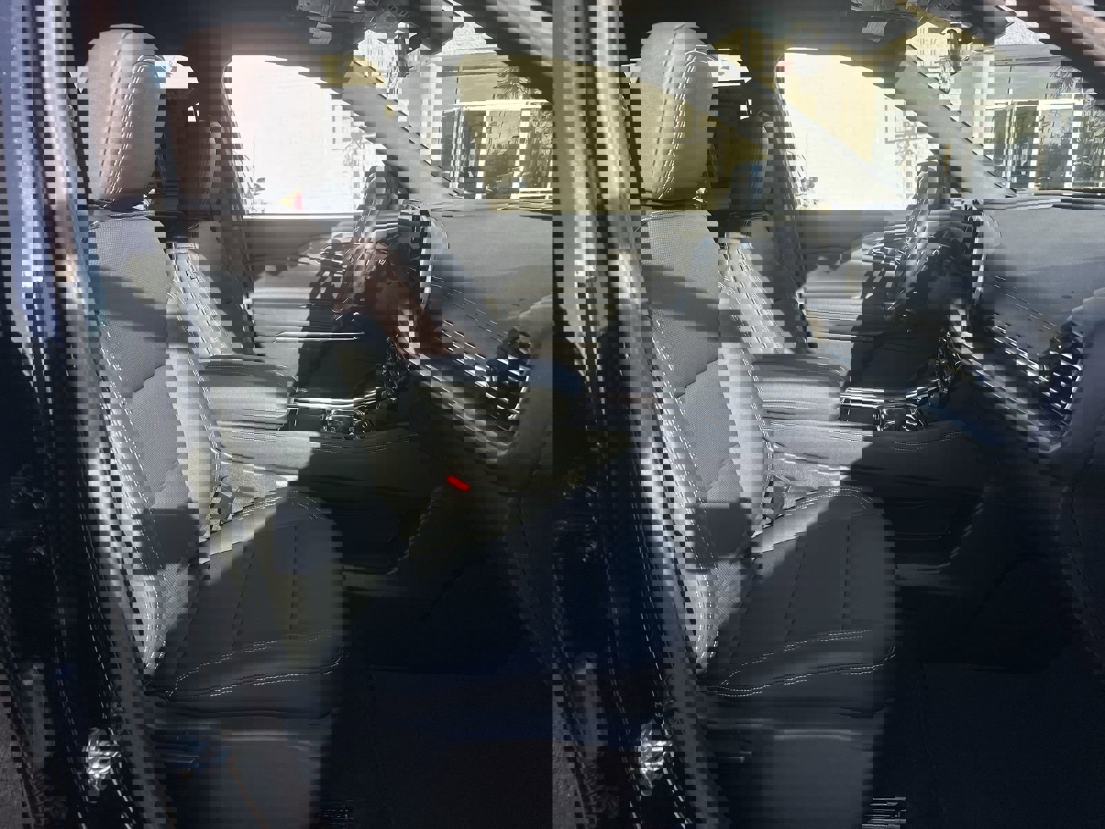 Used 2025 Chevrolet Traverse LT image 22