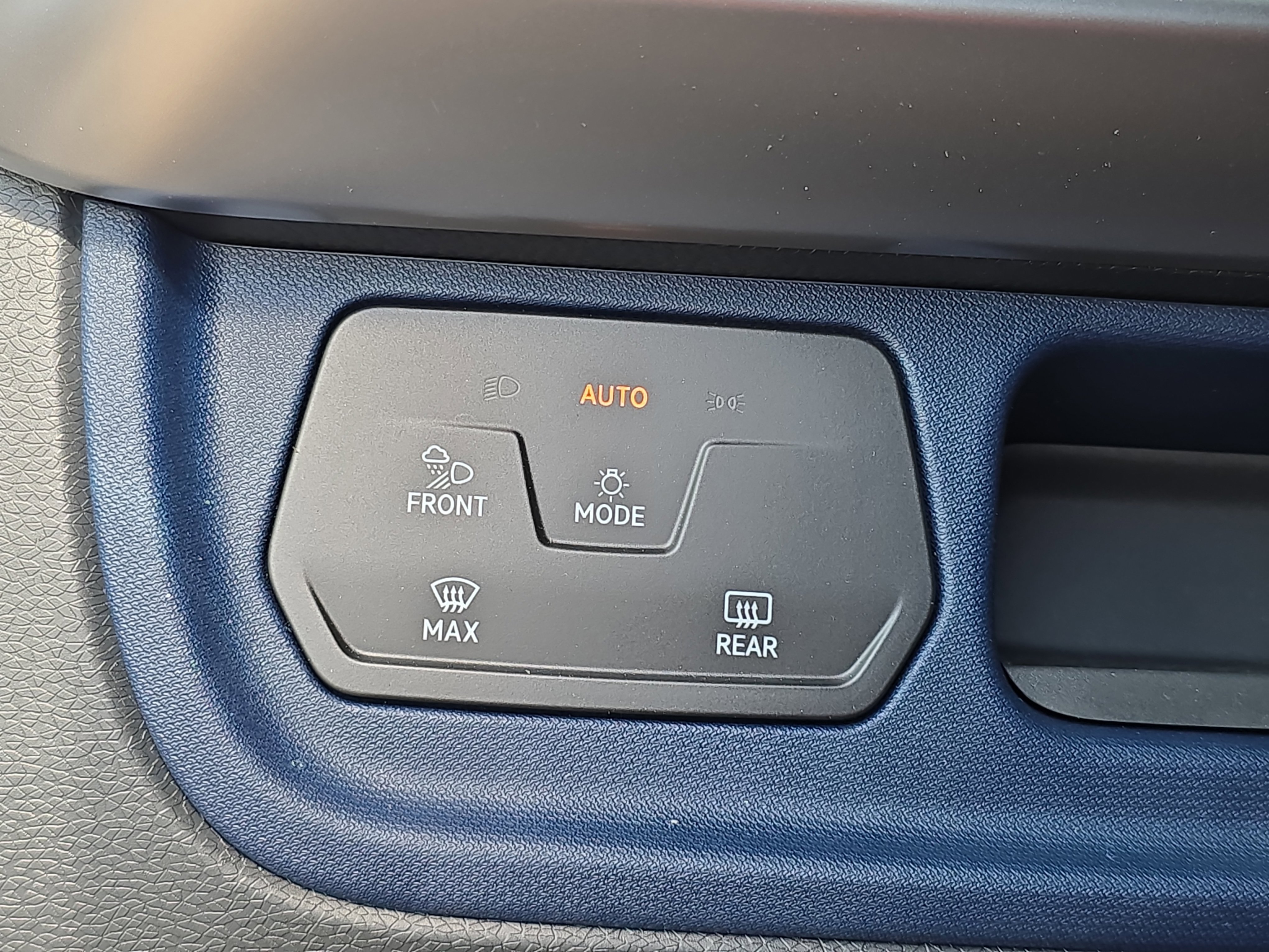 New 2025 Volkswagen ID. Buzz Pro S image 27