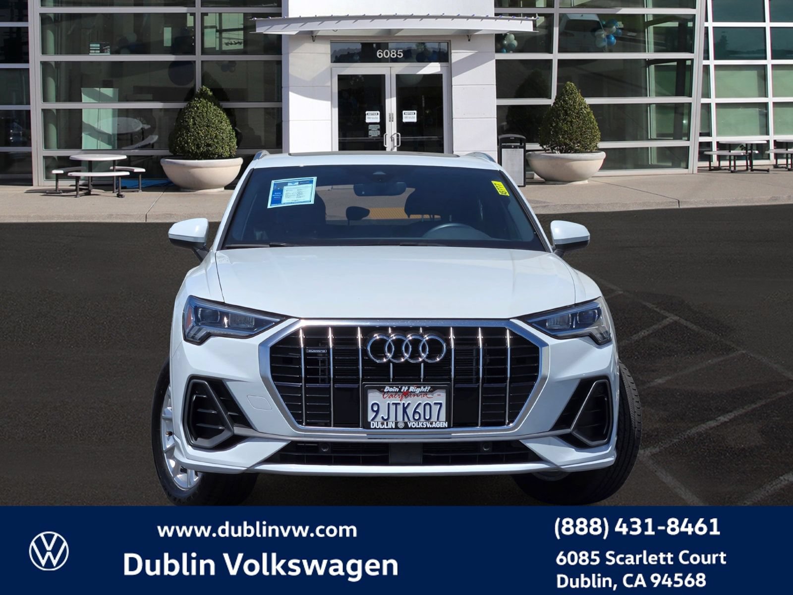 Used 2024 Audi Q3 2.0T Premium w/ Convenience Package AWD/4WD image 2