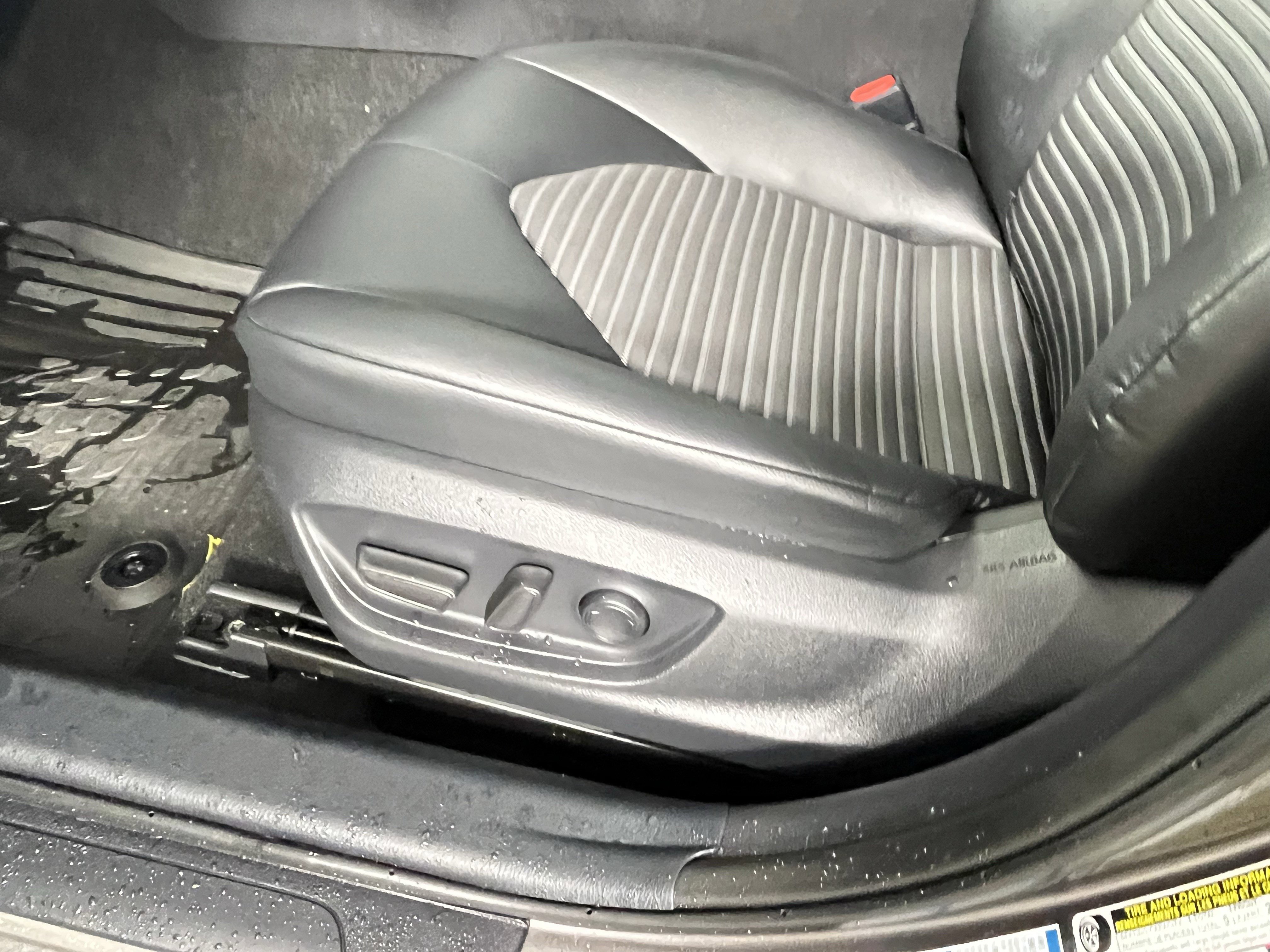 Used 2023 Toyota Camry SE image 16