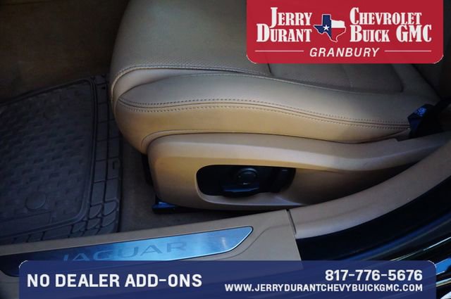Used 2023 Jaguar XF SE RWD image 19