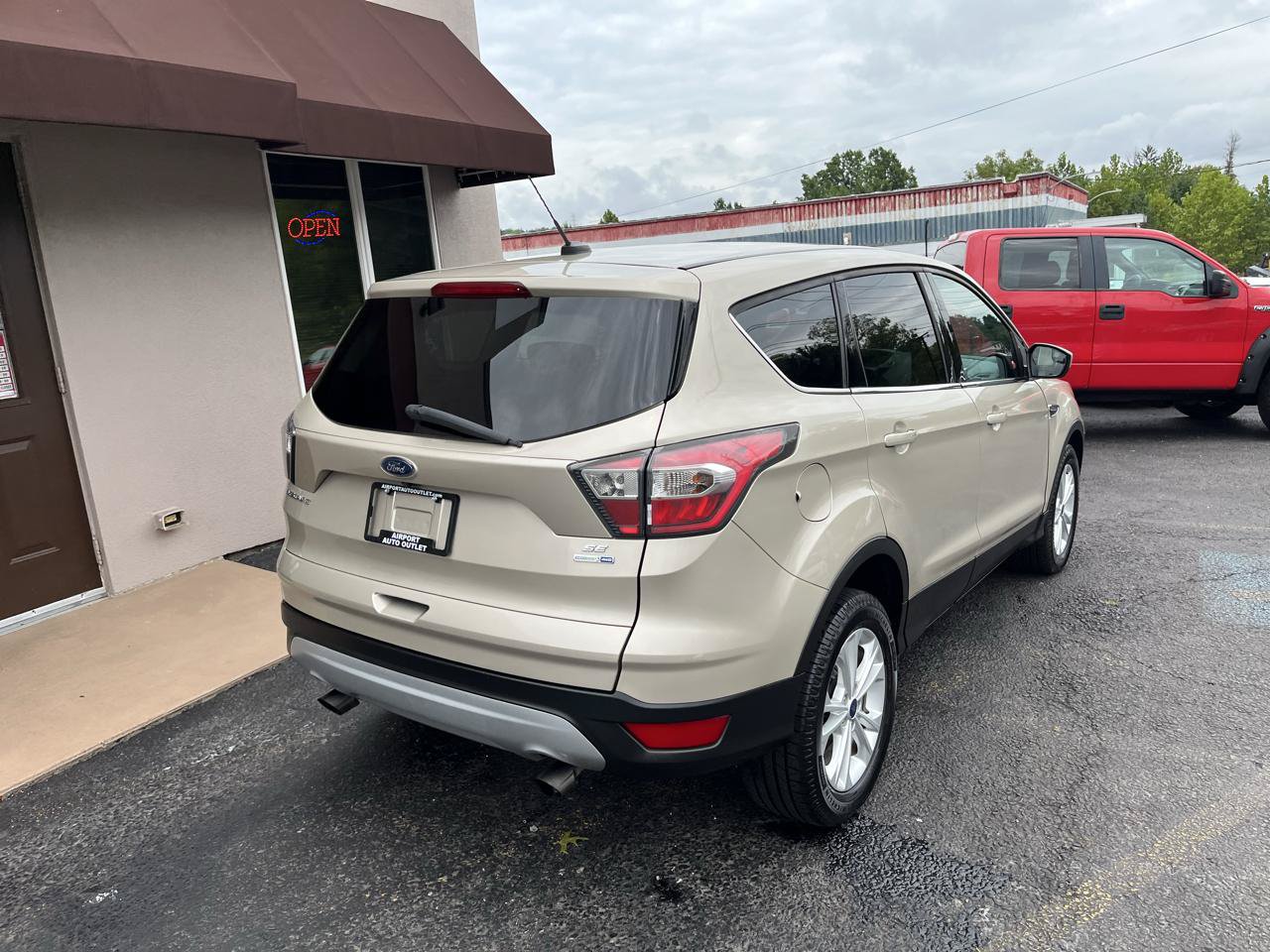 Used 2017 Ford Escape SE AWD/4WD image 6