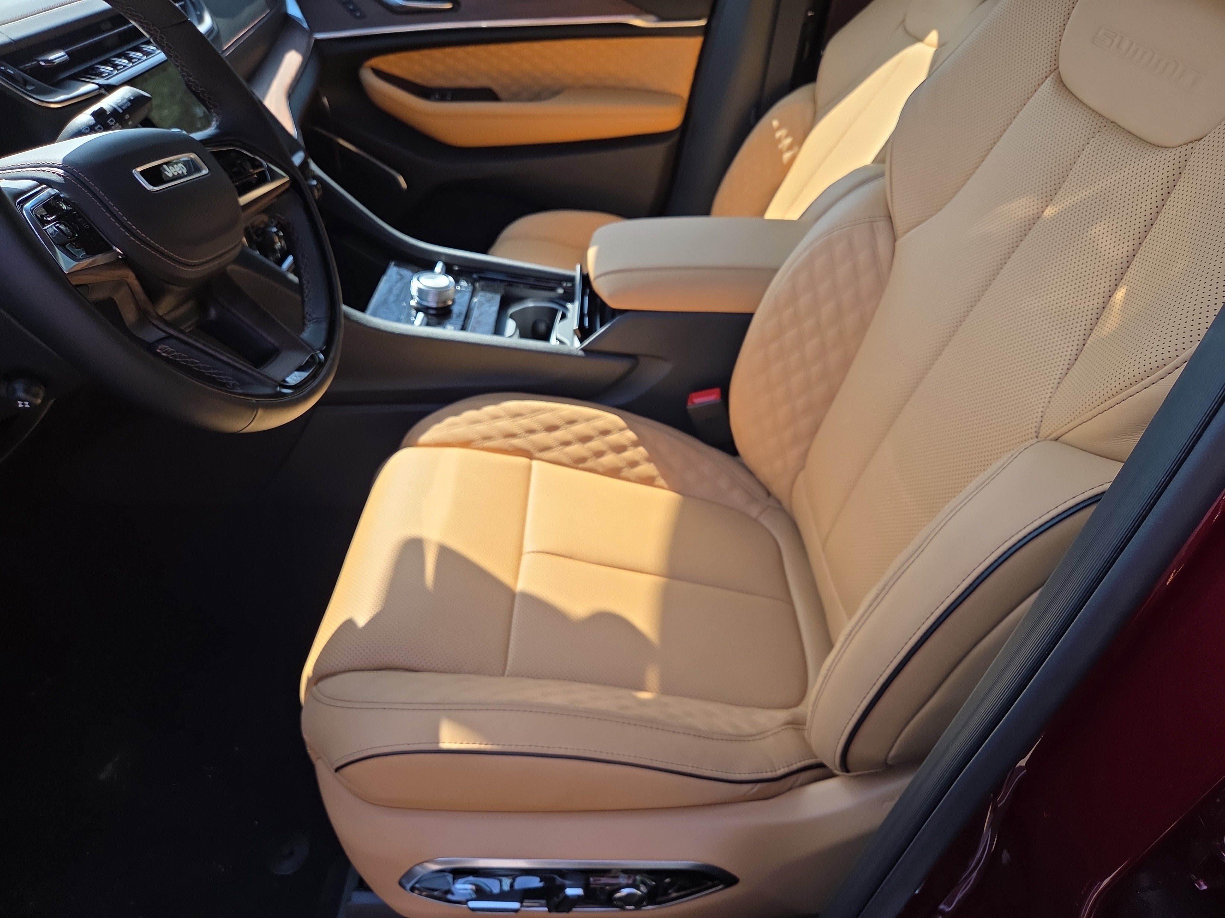 New 2025 Jeep Grand Cherokee Summit w/ Obsidian Package image 5