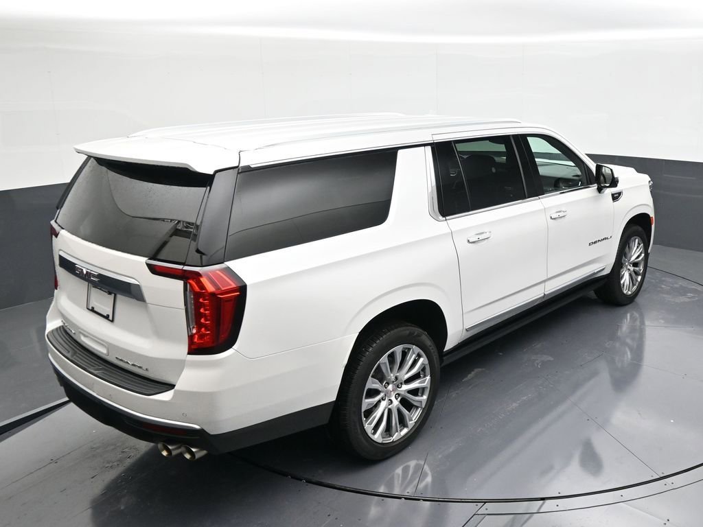 Used 2022 GMC Yukon XL Denali image 16