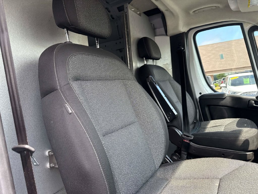 Used 2023 RAM ProMaster 2500 w/ Convenience Group FWD image 6