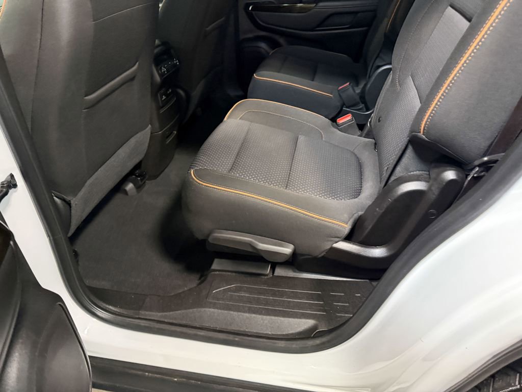 Used 2023 GMC Acadia AT4 image 47