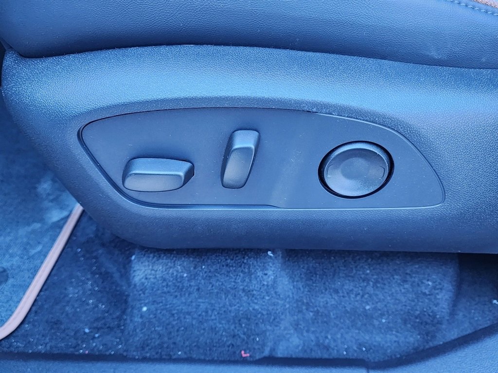 New 2026 GMC Acadia AT4 w/ Luxury Package image 18