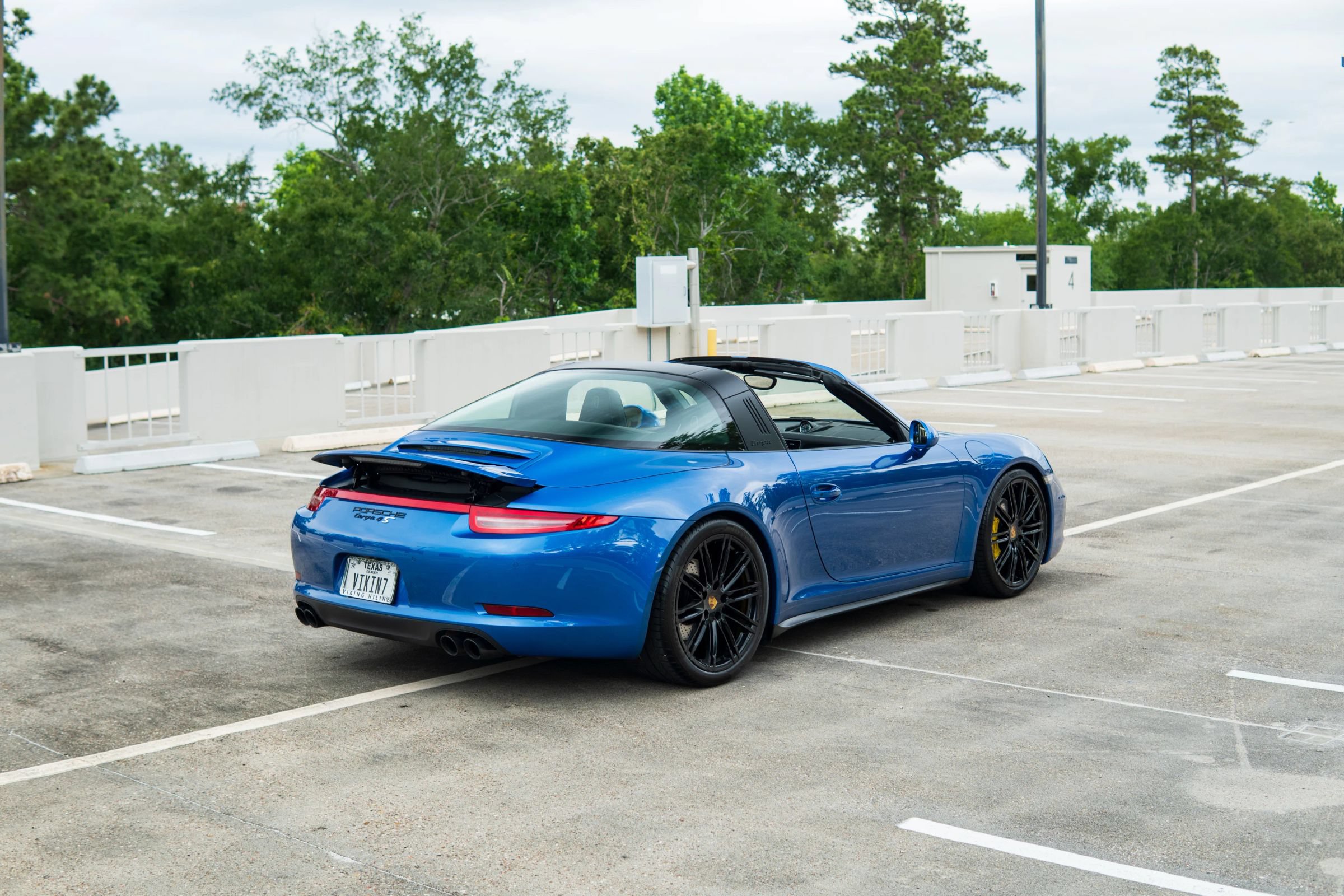 Used 2015 Porsche 911 Targa 4S w/ Sport Chrono Package AWD/4WD image 22