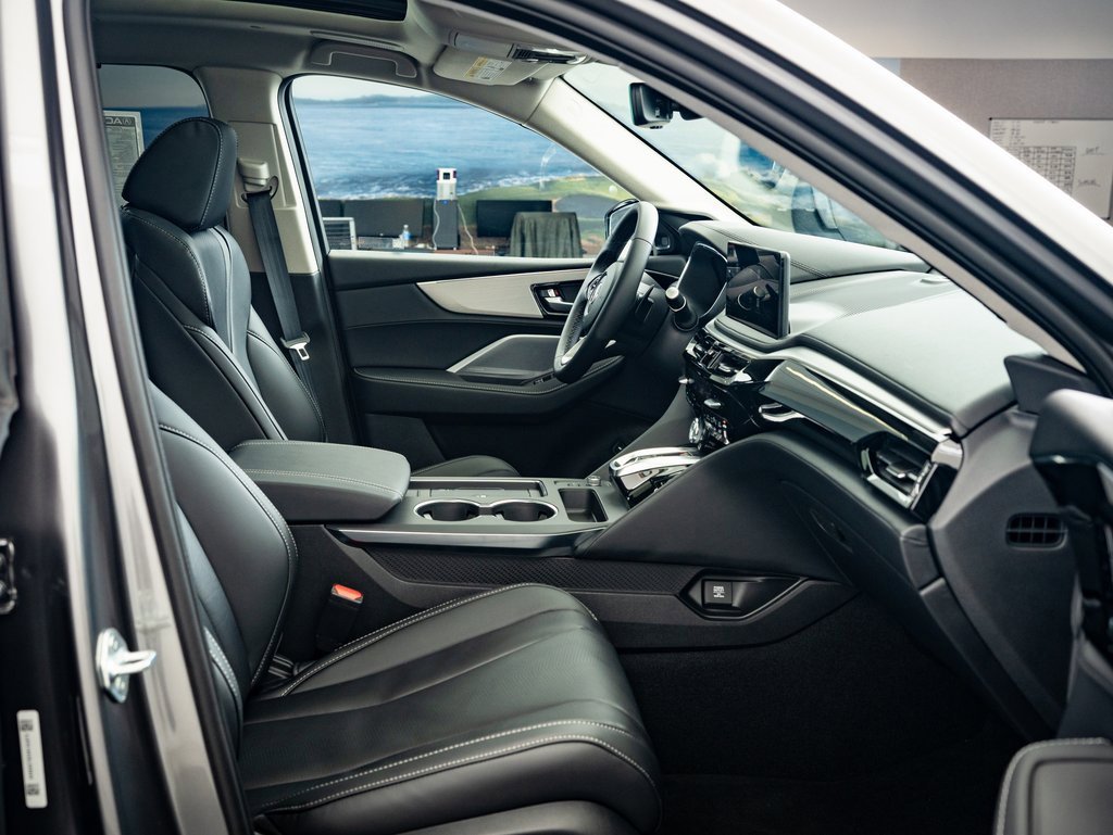 Used 2025 Acura MDX SH-AWD w/ Technology Package image 22