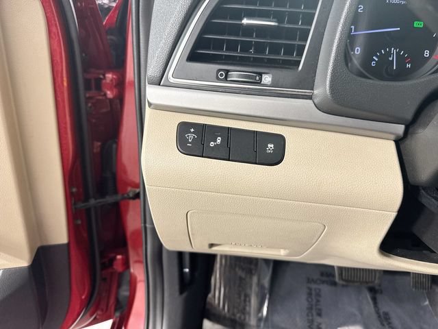 Used 2017 Hyundai Elantra Value Edition w/ Cargo Package FWD image 14