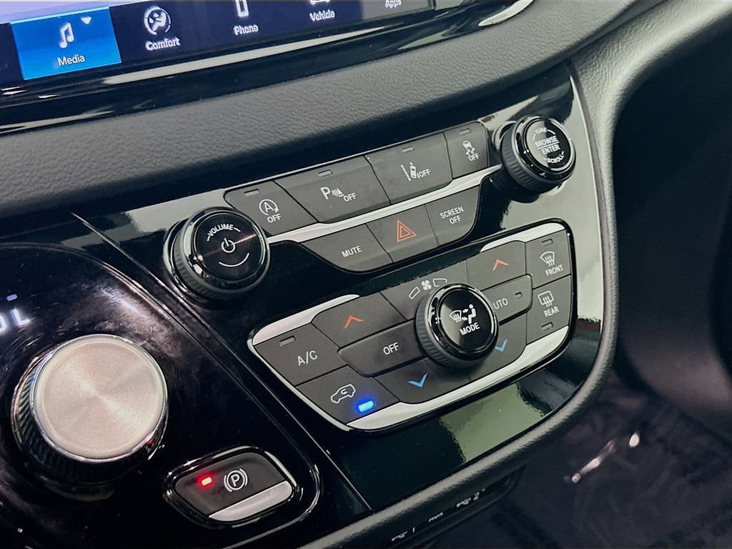 Used 2025 Chrysler Pacifica Select FWD image 21