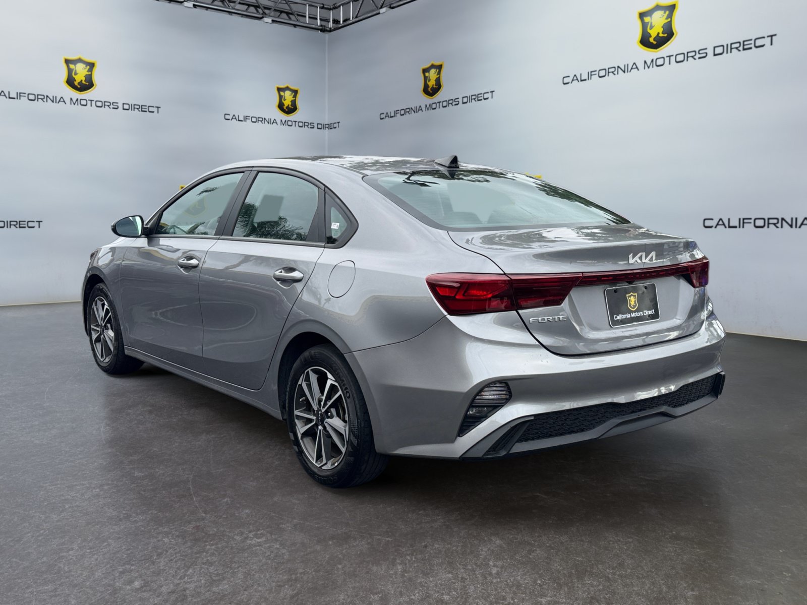 Used 2023 Kia Forte LXS w/ LXS Technology Package FWD image 3