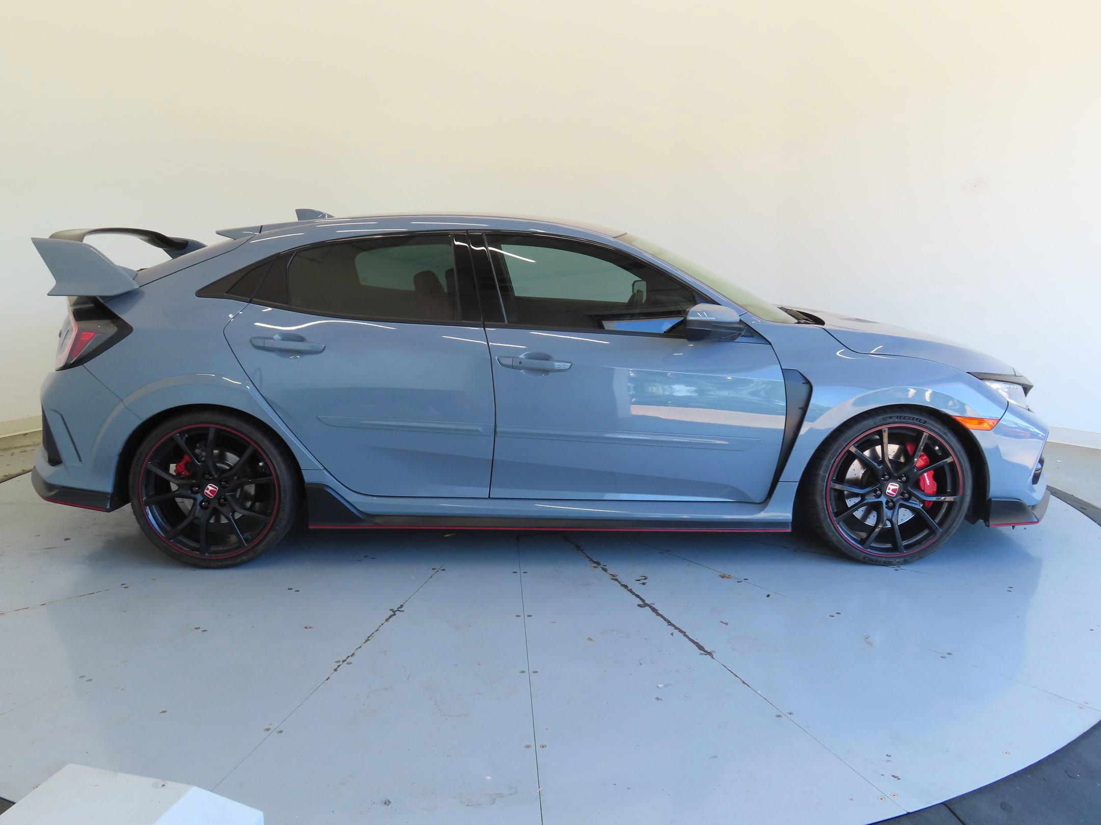 Used 2019 Honda Civic Type R image 2