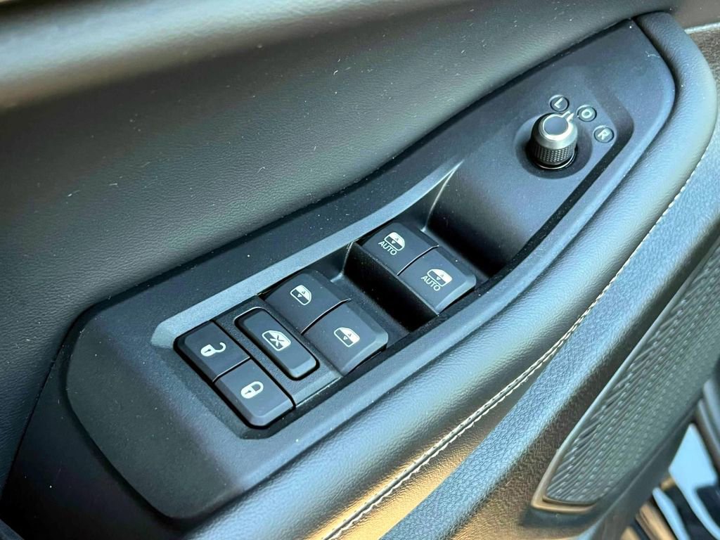 Certified 2023 Jeep Grand Cherokee L Laredo image 17