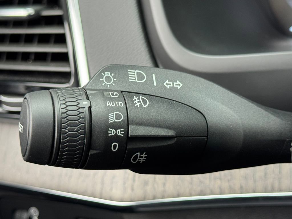 Used 2022 Volvo XC90 T6 Inscription w/ Advanced Package image 10