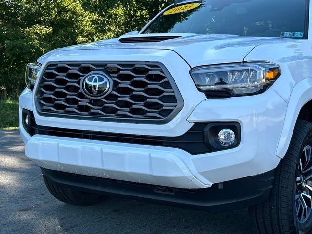 Certified 2023 Toyota Tacoma TRD Sport AWD/4WD image 16