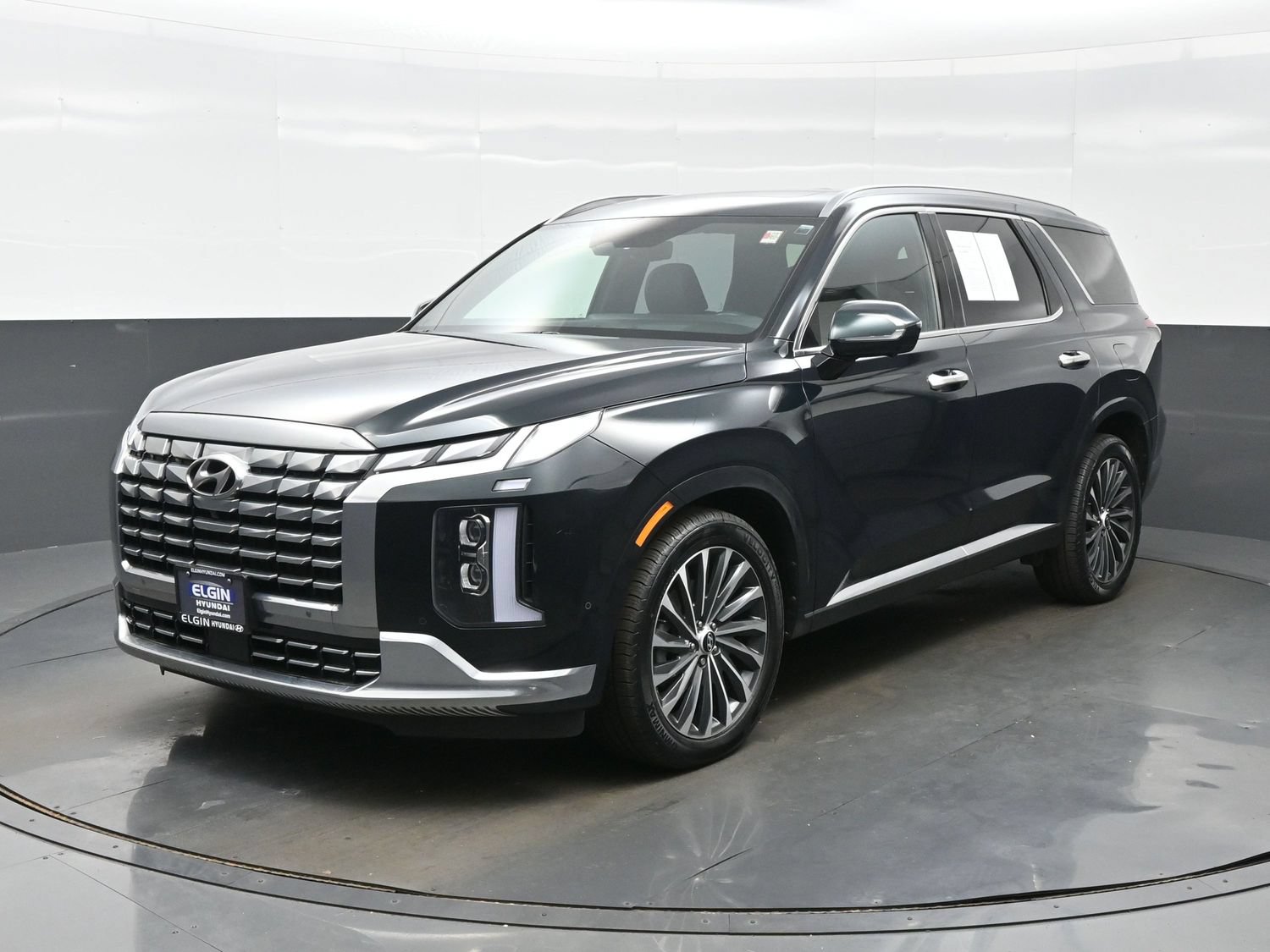 Certified 2023 Hyundai Palisade Calligraphy w/ Cargo Package AWD/4WD image 2