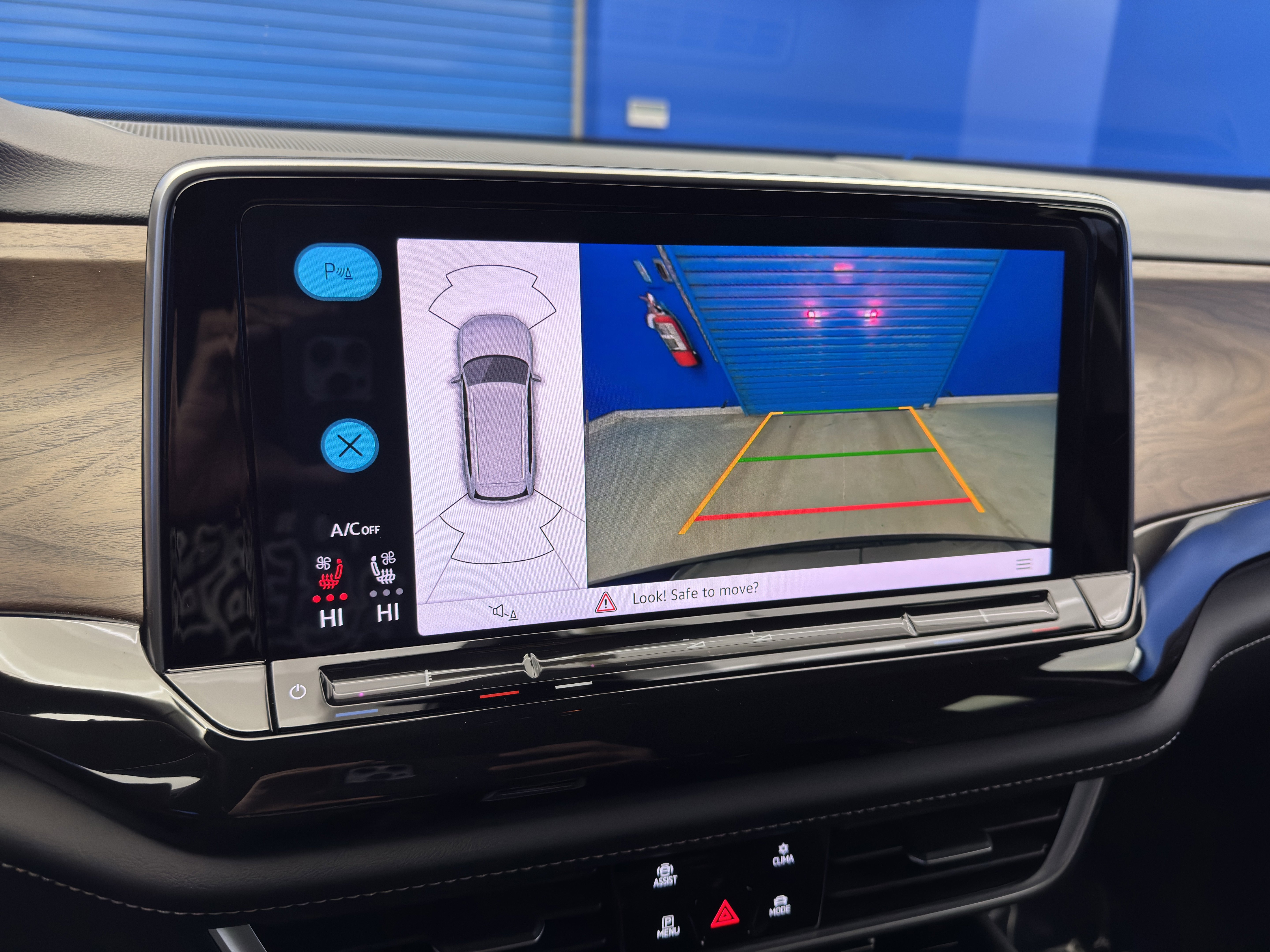 Certified 2025 Volkswagen Atlas SE w/ Black Wheel Package image 20