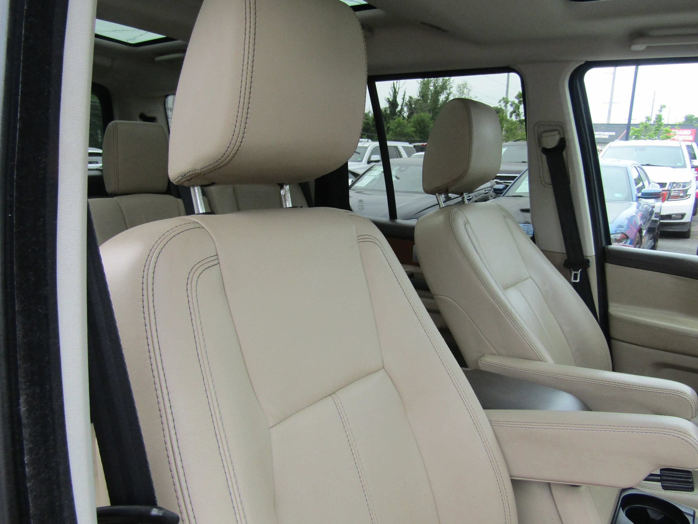 Used 2016 Land Rover LR4 HSE LUX AWD/4WD image 12