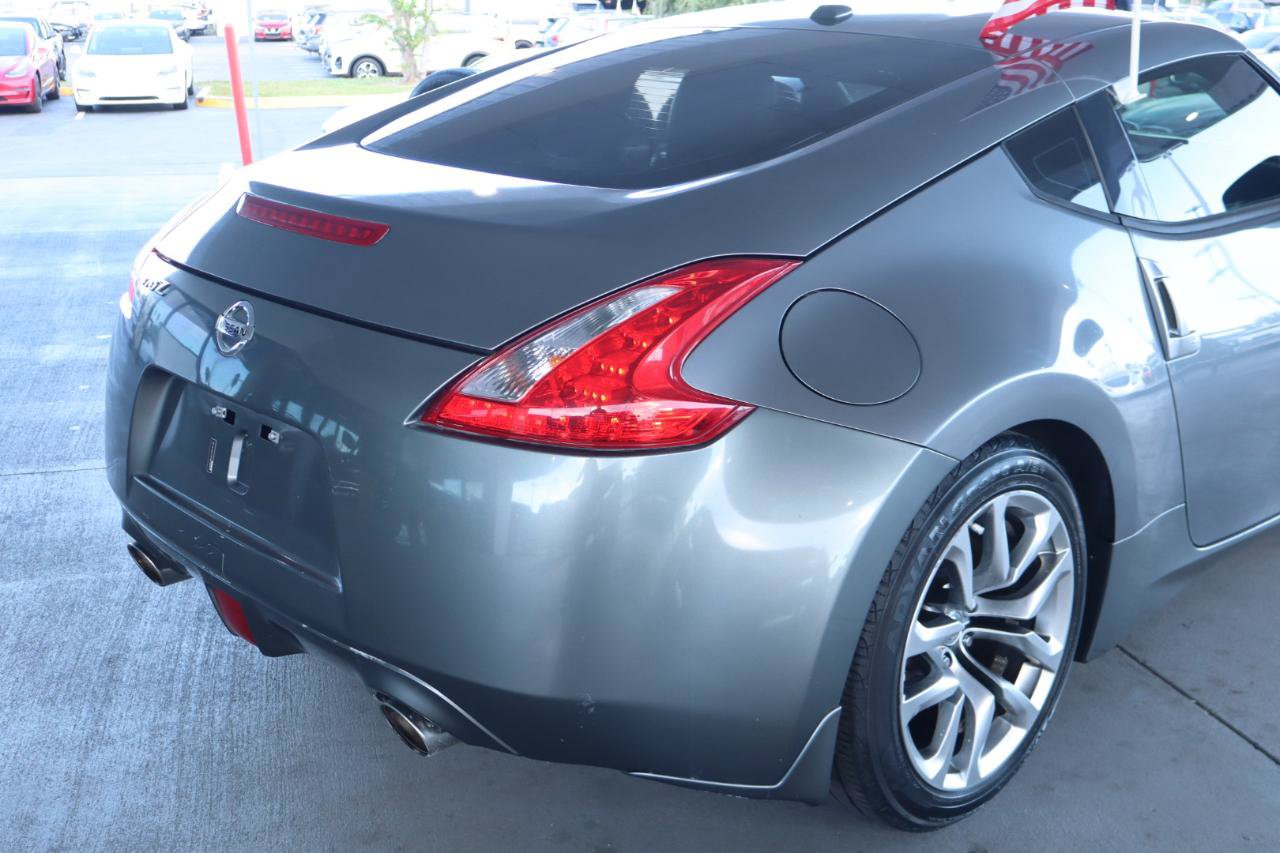 Used 2014 Nissan 370Z Touring RWD image 7