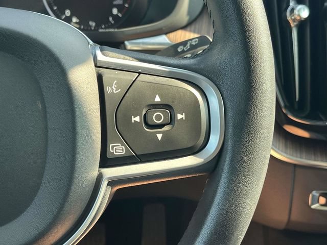 Used 2021 Volvo XC60 T5 Momentum w/ Protection Package Premier FWD image 29