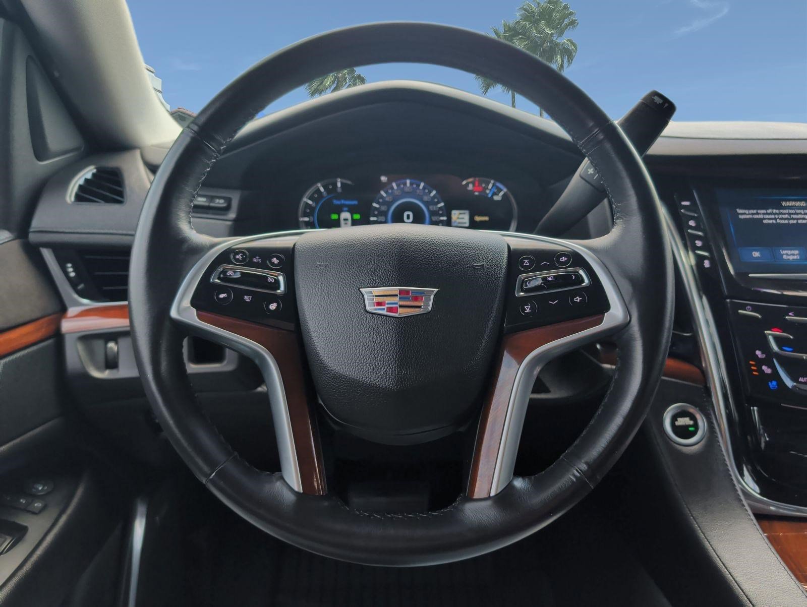 Used 2017 Cadillac Escalade Premium Luxury RWD image 13