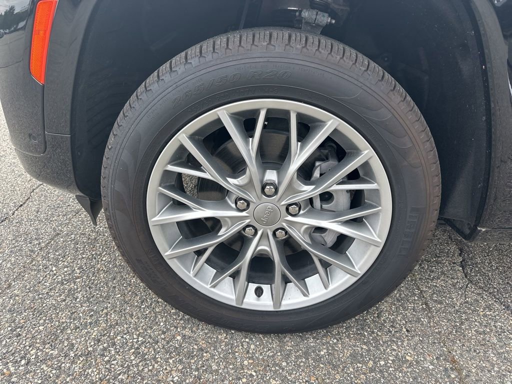 Used 2023 Jeep Grand Cherokee Summit w/ Luxury Tech Group V image 31