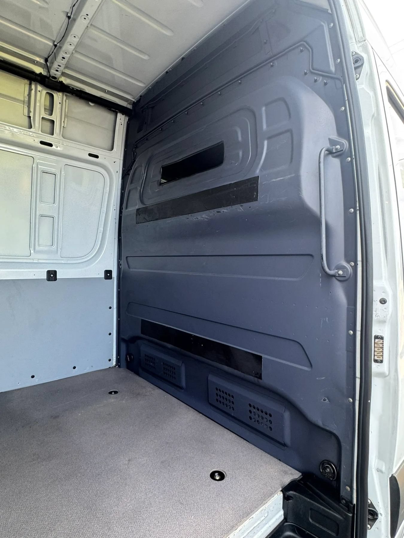 Used 2020 Mercedes-Benz Sprinter 3500 w/ Driver Convenience Package image 26