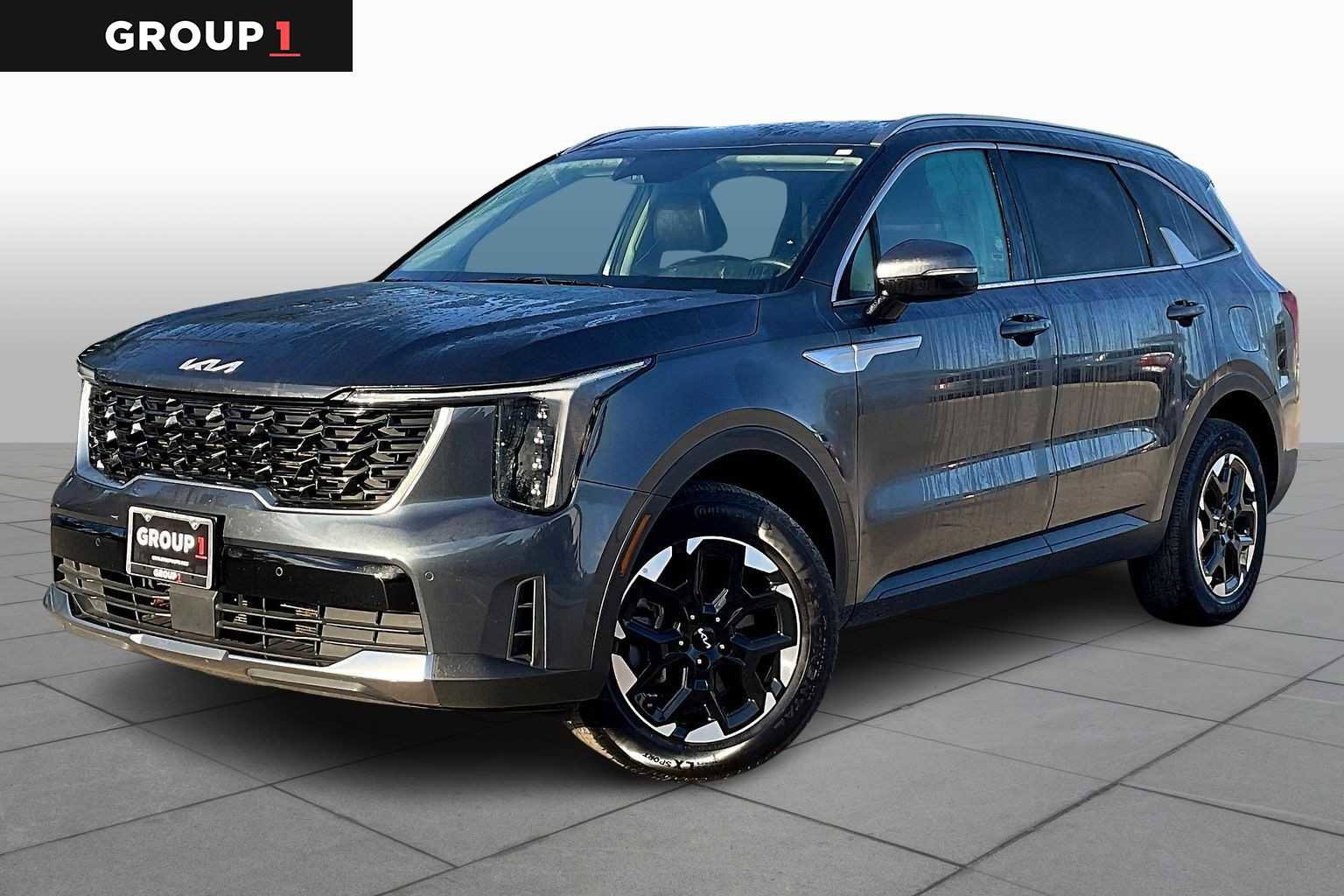 Used 2024 Kia Sorento S image 1