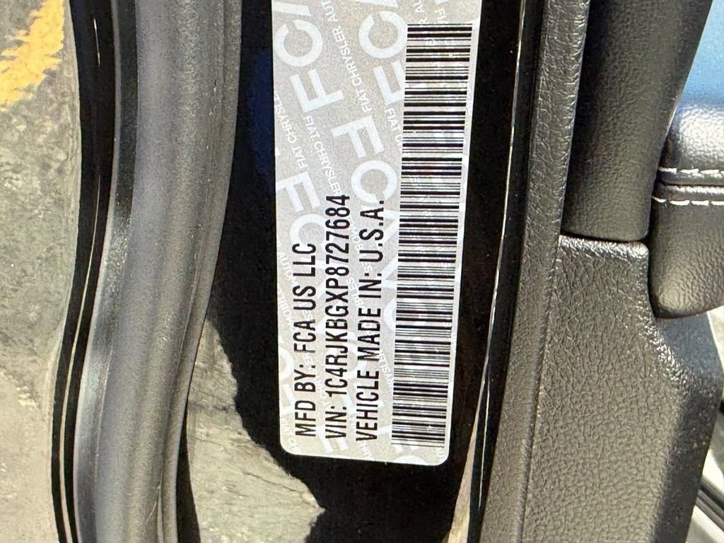 Used 2023 Jeep Grand Cherokee L Limited AWD/4WD image 23