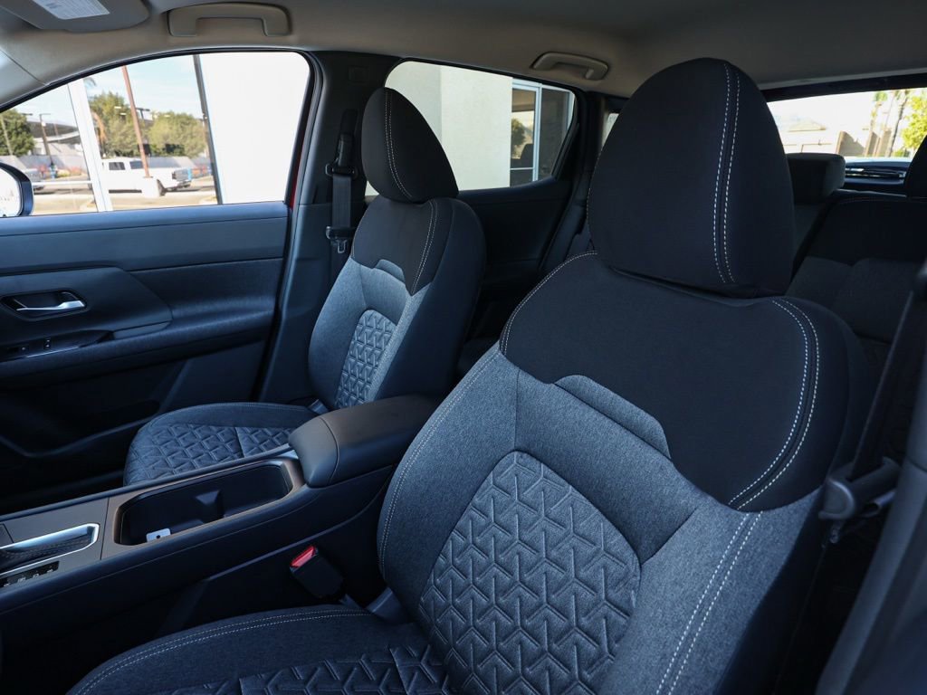 Used 2026 Nissan Kicks SV image 15