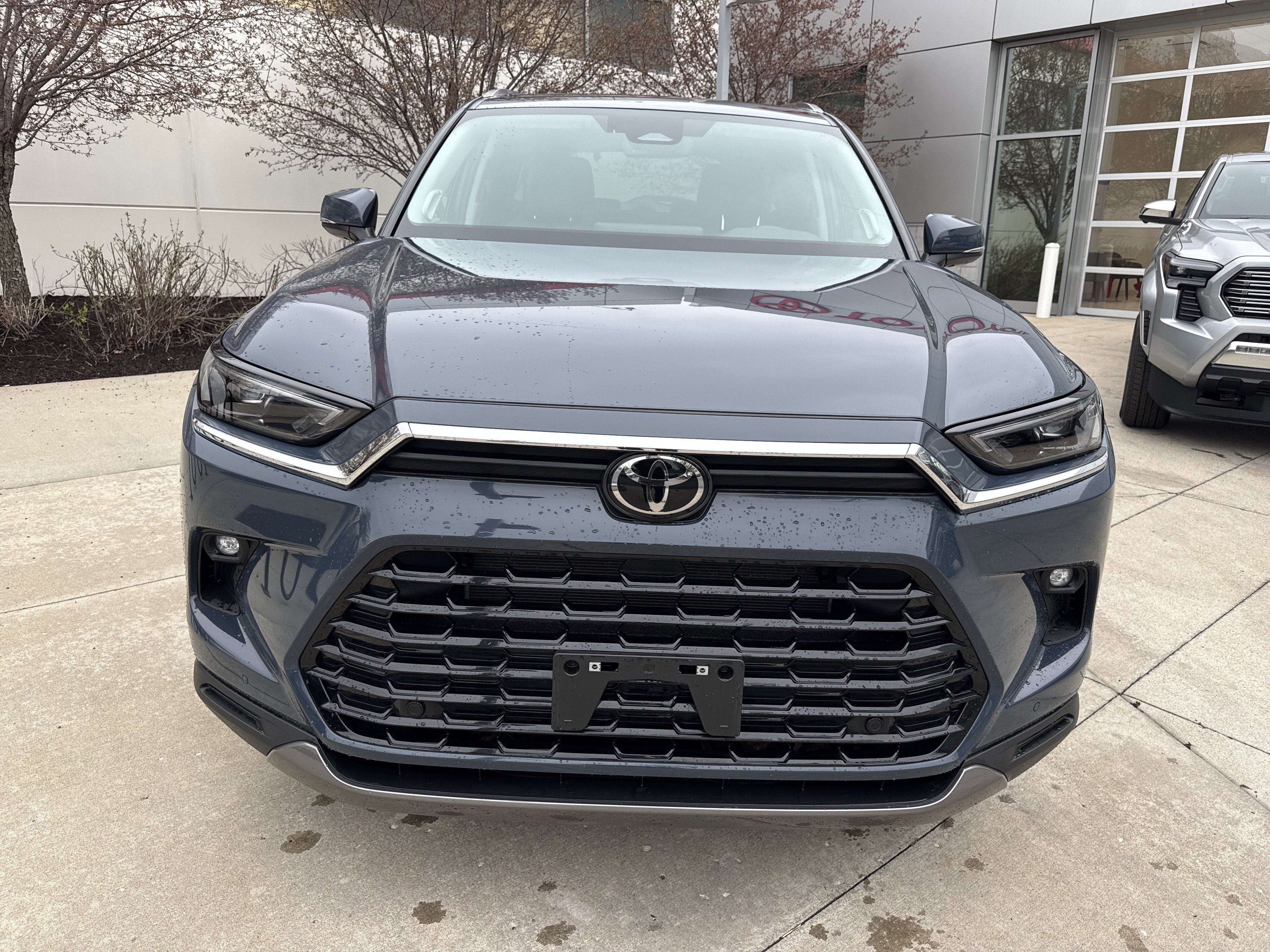 Used 2024 Toyota Grand Highlander AWD image 5