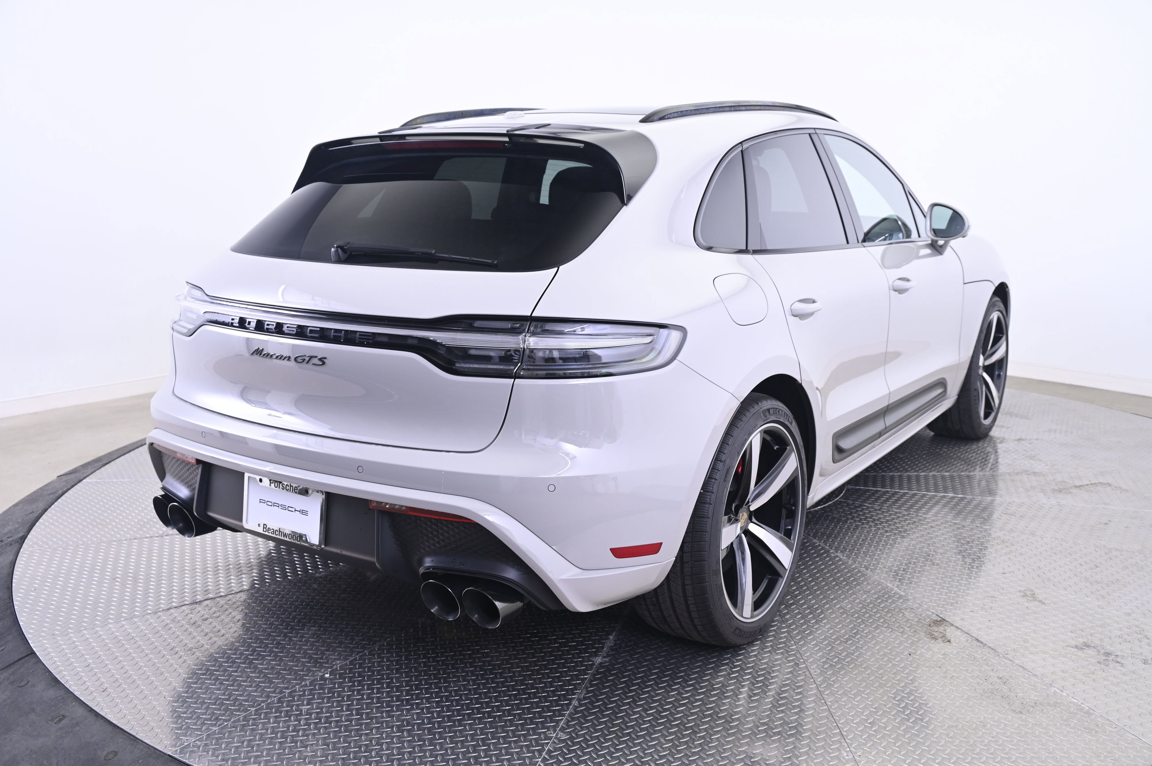 Certified 2023 Porsche Macan GTS AWD/4WD image 7