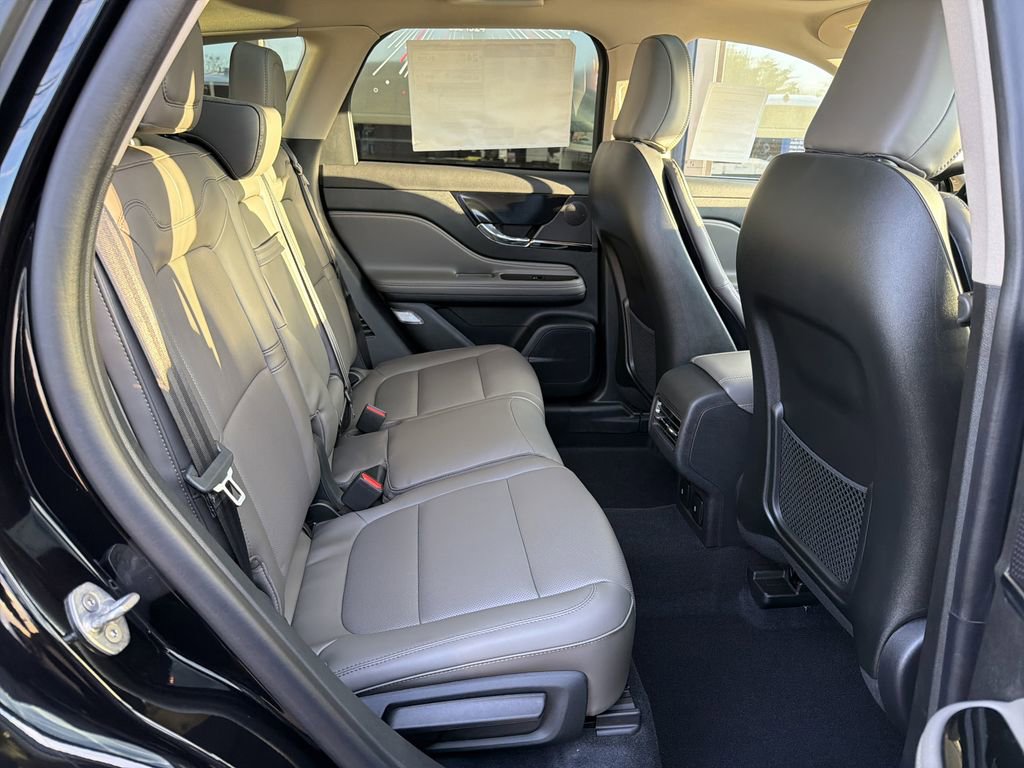 New 2026 Lincoln Corsair Premiere image 8