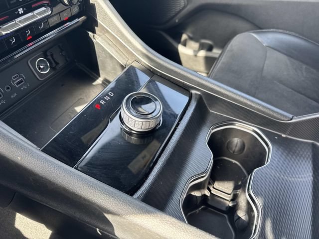 Used 2023 Jeep Grand Cherokee L Laredo RWD image 32