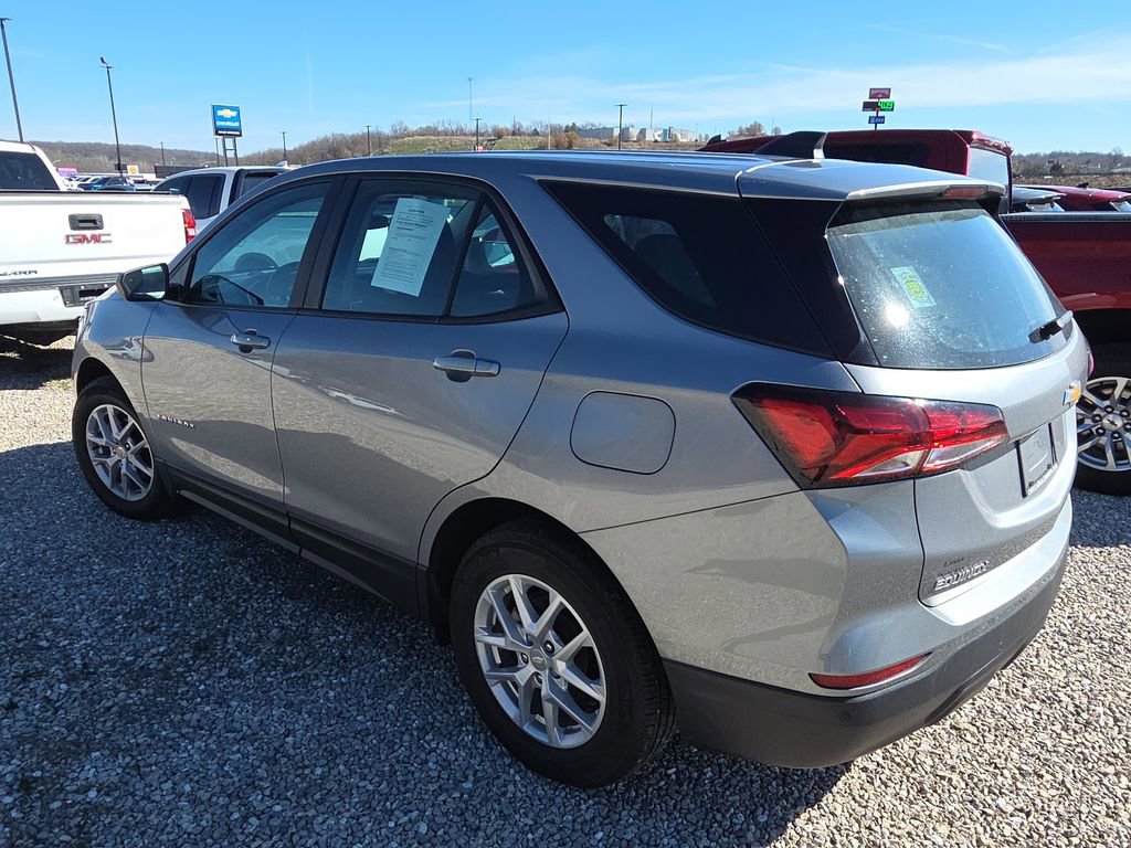 Used 2023 Chevrolet Equinox LS w/ Driver Confidence II Package image 4