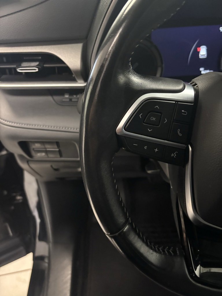 Used 2021 Toyota Highlander XLE image 15