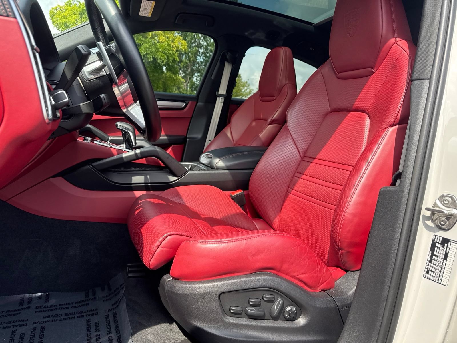 Used 2022 Porsche Cayenne Platinum Edition AWD/4WD image 13