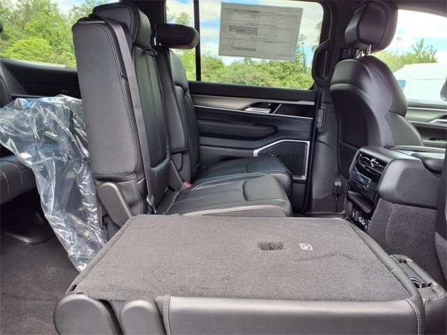 New 2025 Jeep Wagoneer 4WD image 9