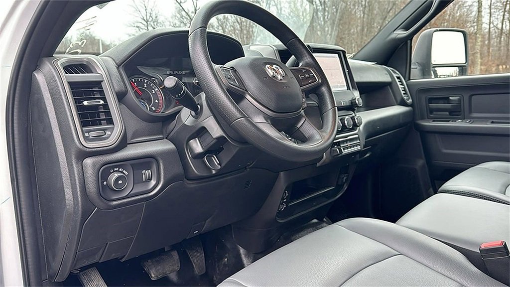 New 2023 RAM 3500 Tradesman w/ Chrome Appearance Group image 23