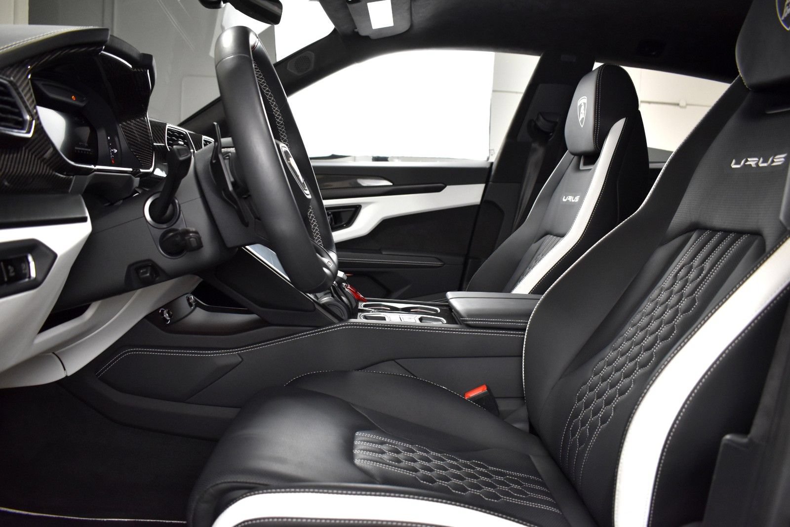 Used 2024 Lamborghini Urus S AWD/4WD image 28