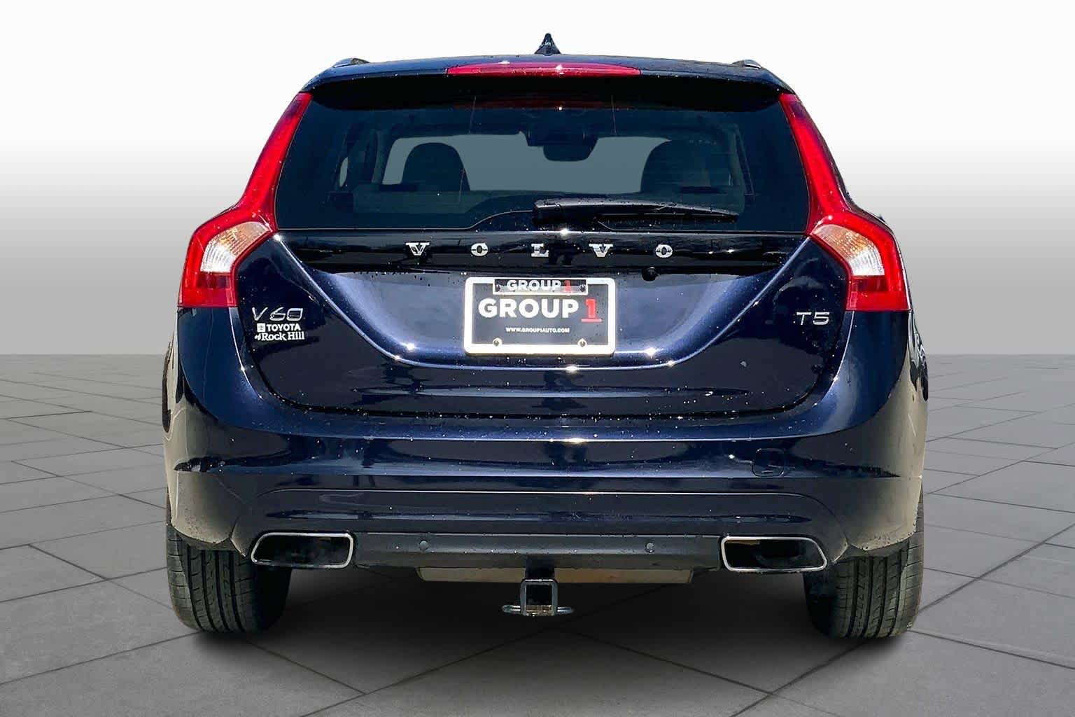 Used 2017 Volvo V60 T5 Platinum w/ Climate Package image 5