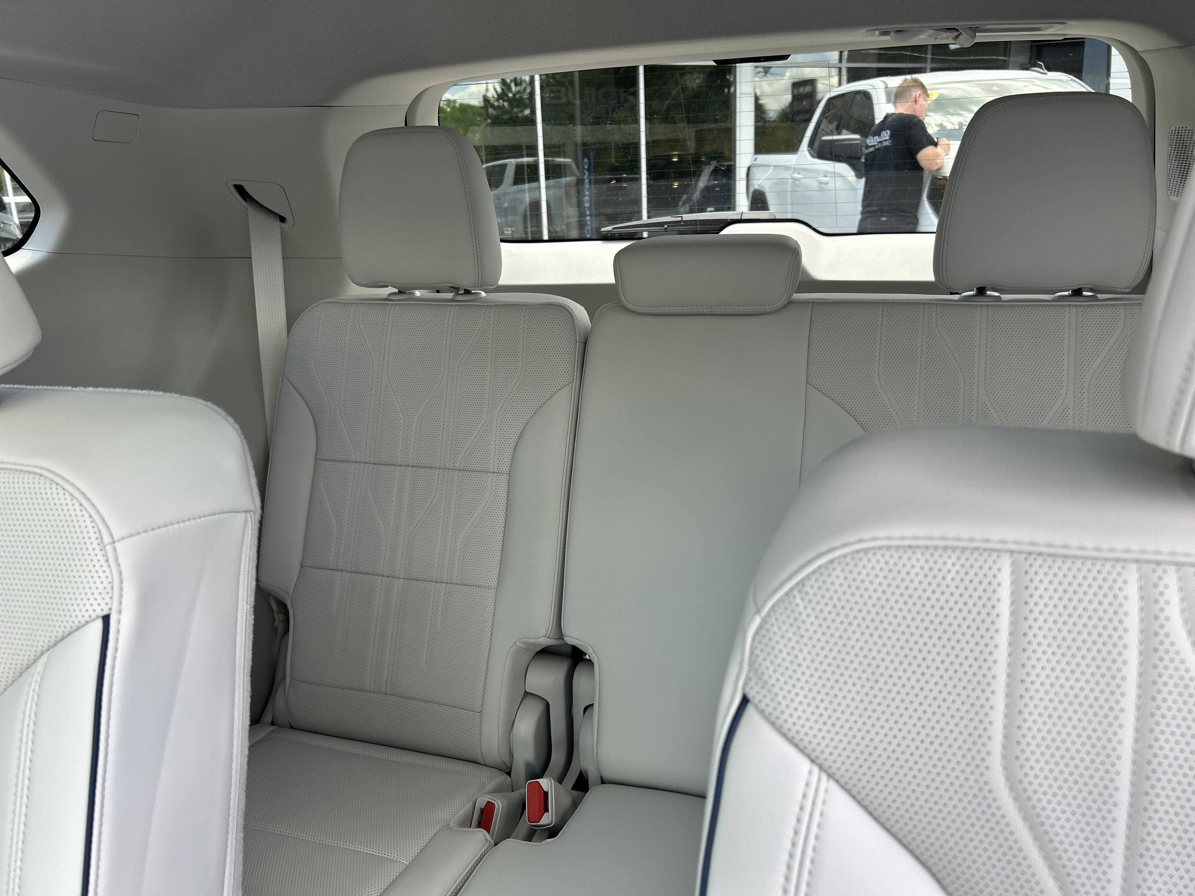New 2026 Buick Enclave Avenir w/ Super Cruise Package FWD image 27