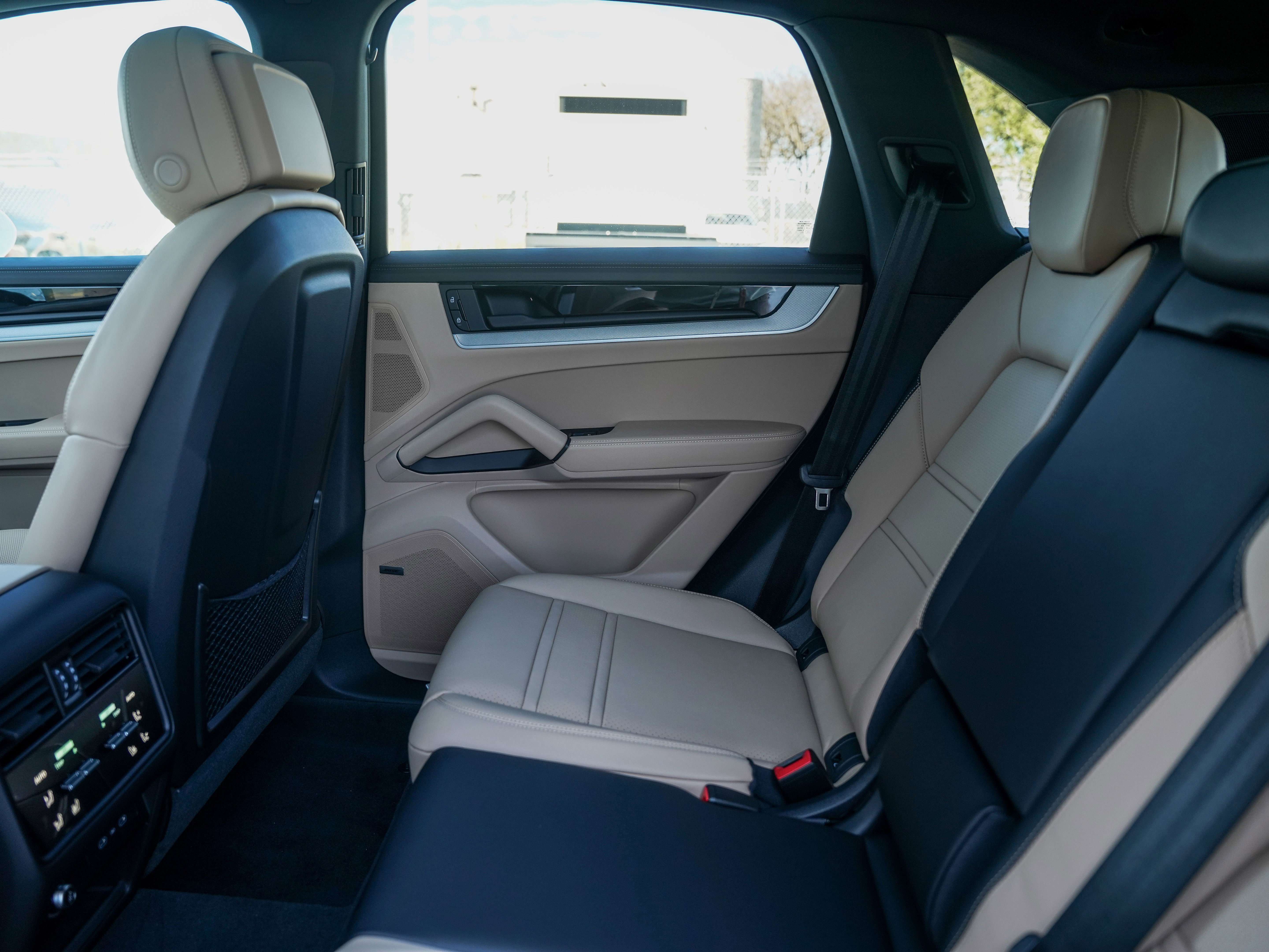 New 2026 Porsche Cayenne image 27