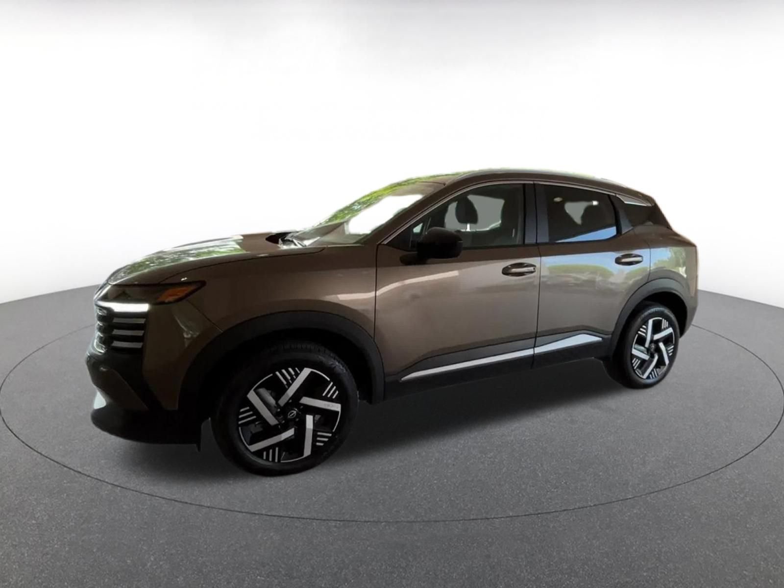 Used 2026 Nissan Kicks SV w/ Cold Weather Package FWD image 8