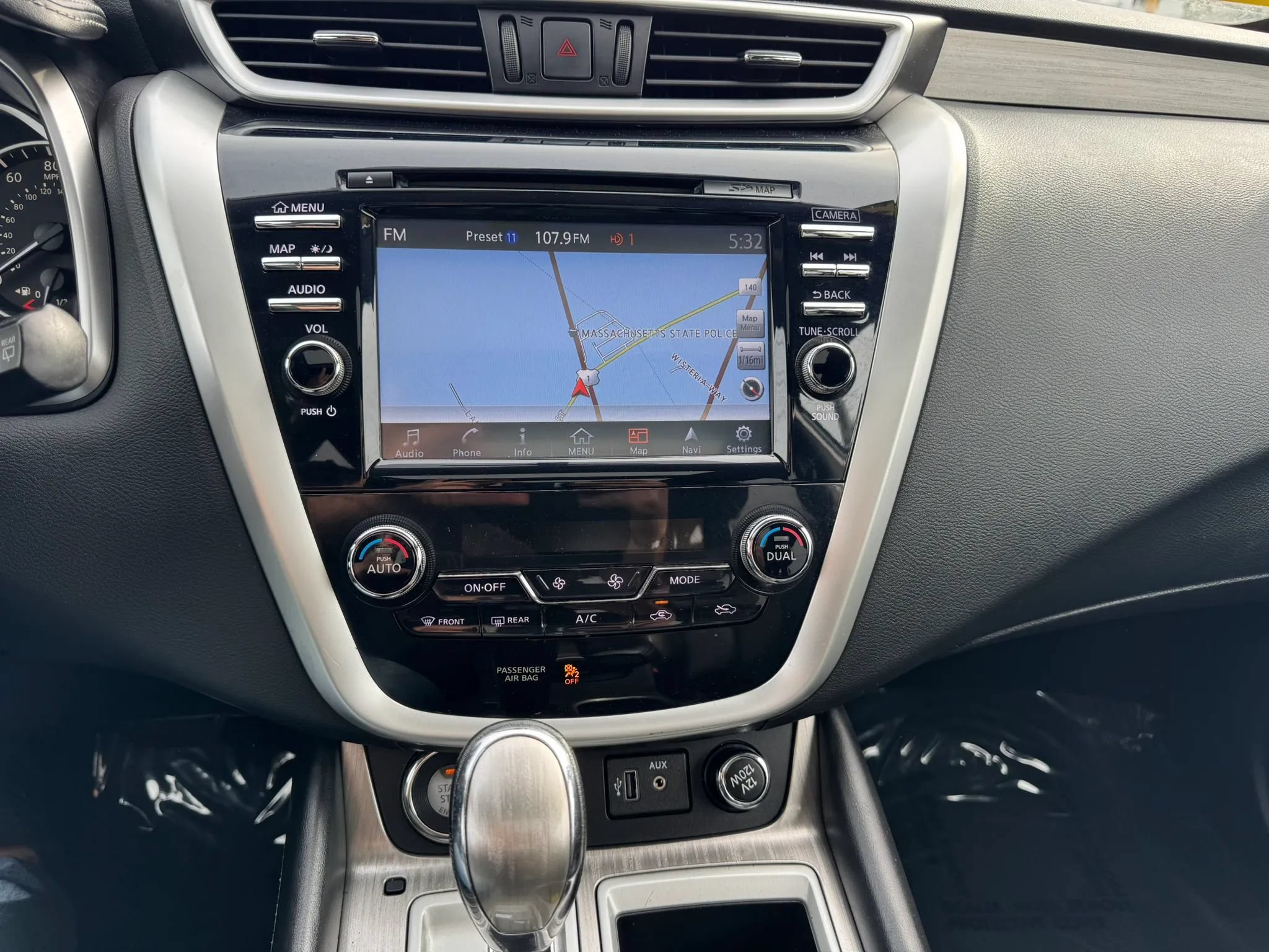 Used 2018 Nissan Murano SL w/ Moonroof Package AWD/4WD image 16